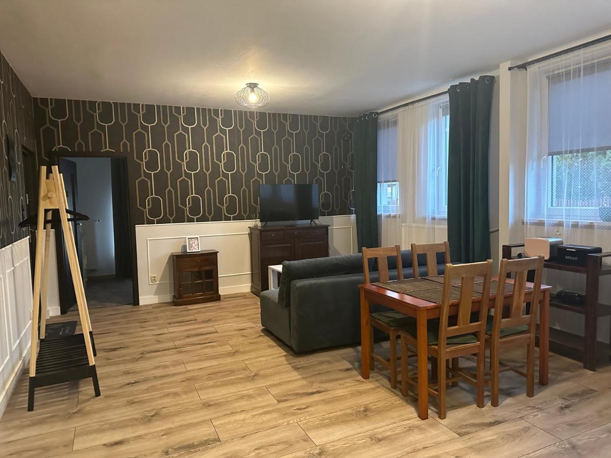 Apartament Oksford 1 Apartment Okszow Exterior photo